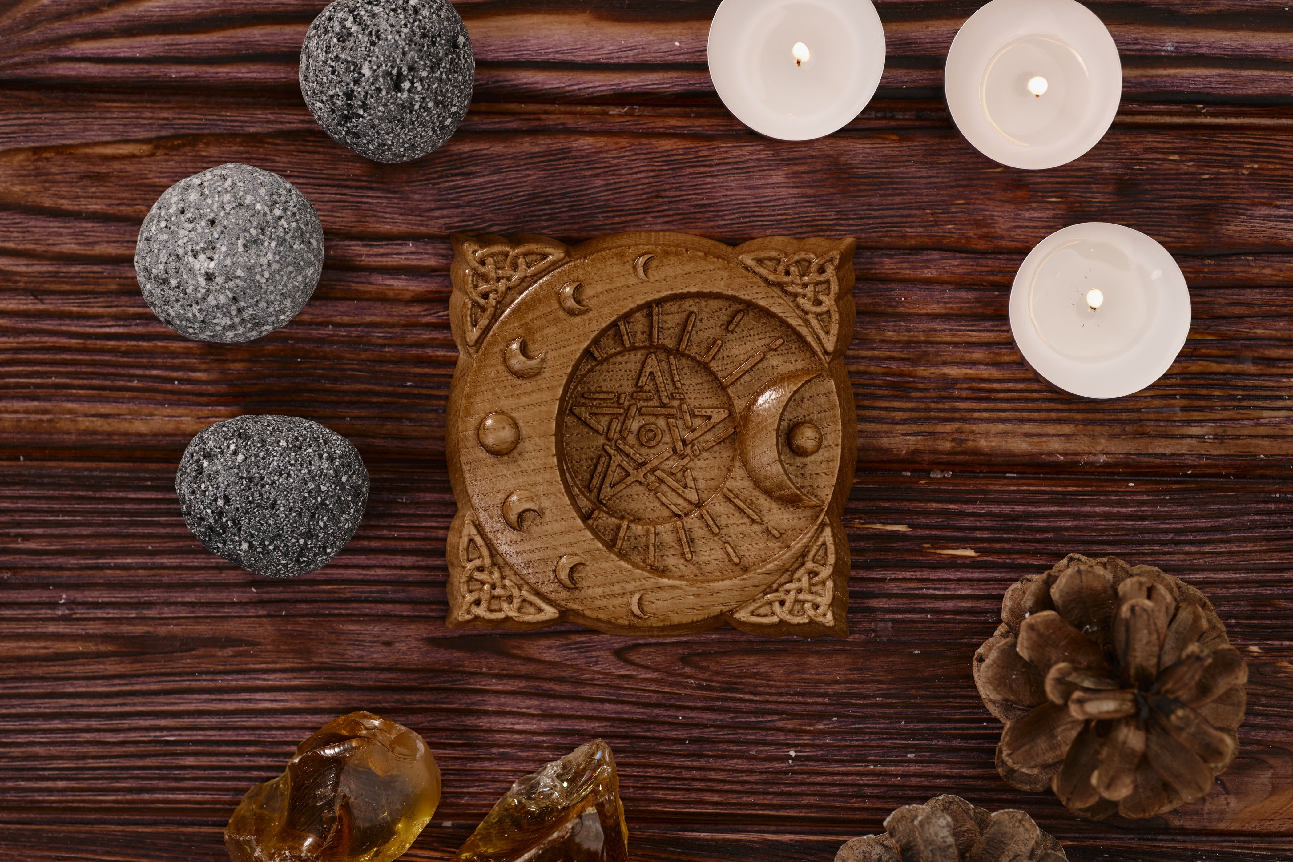 Luna Wood Candle holder