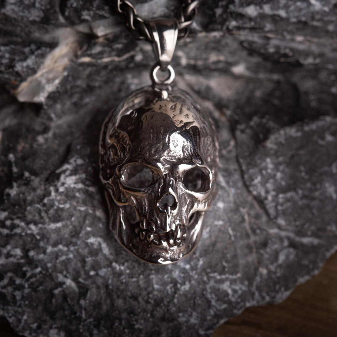 Skull pendant