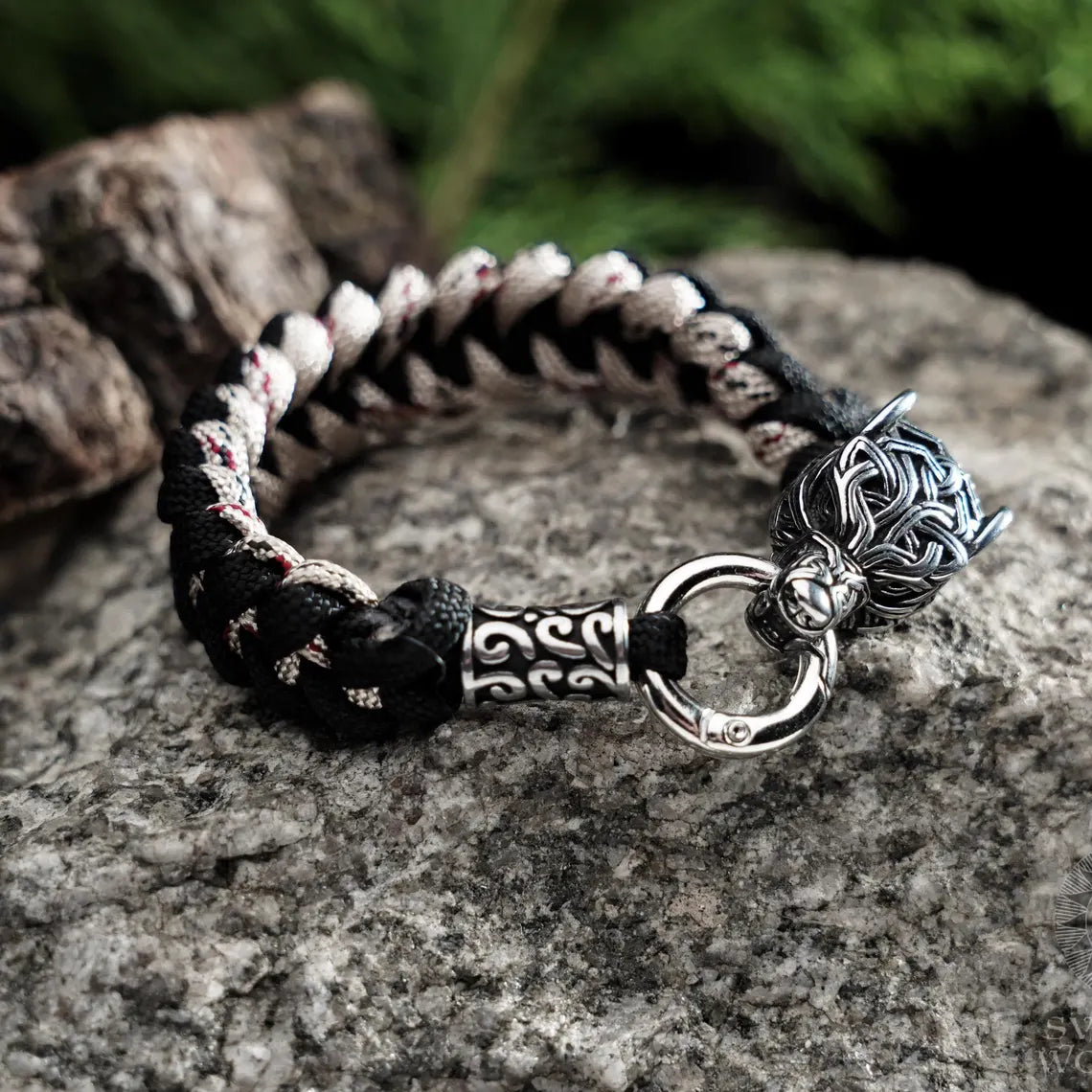 Fenrir paracord bracelet