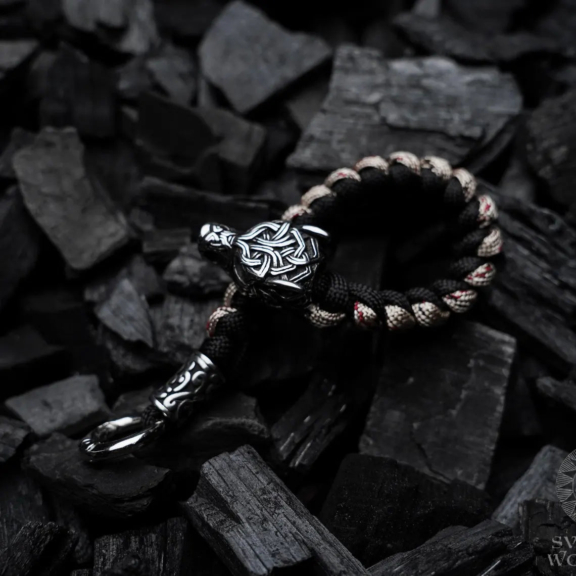 Fenrir paracord bracelet