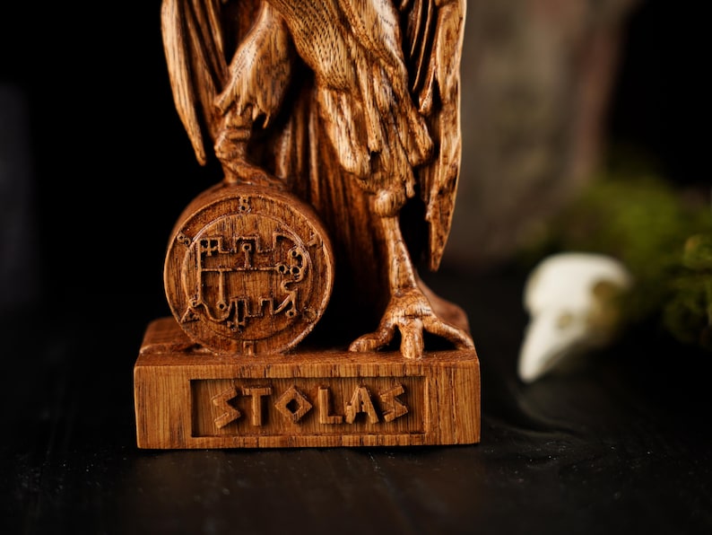 Stolas Goetia Statue