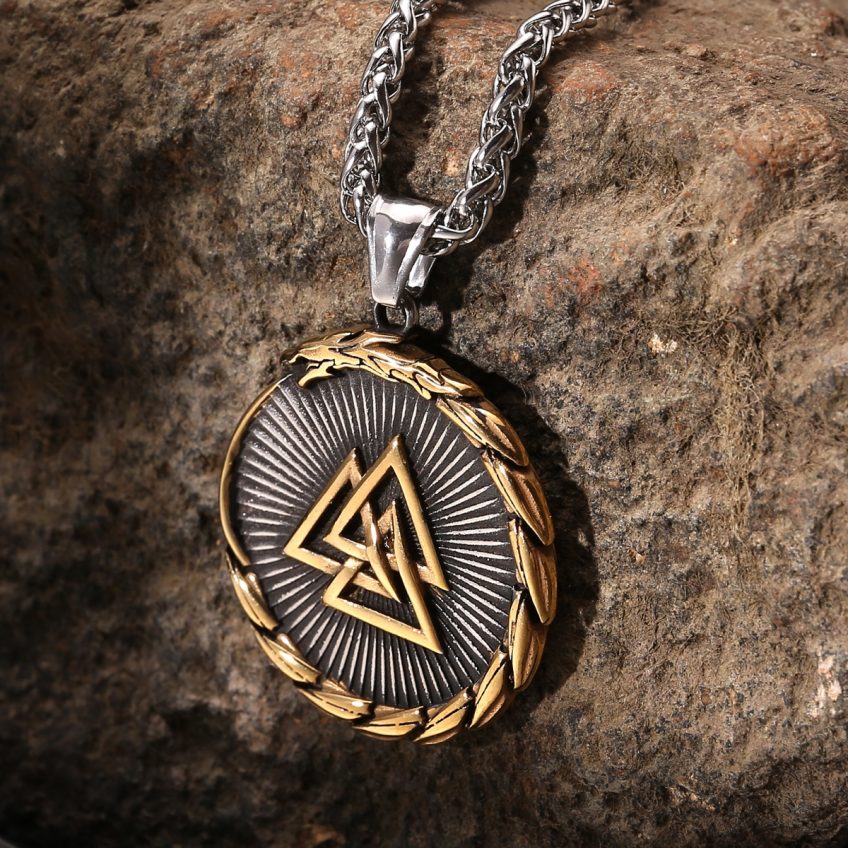 Vegvisir necklace • 5-7 days delivery within USA