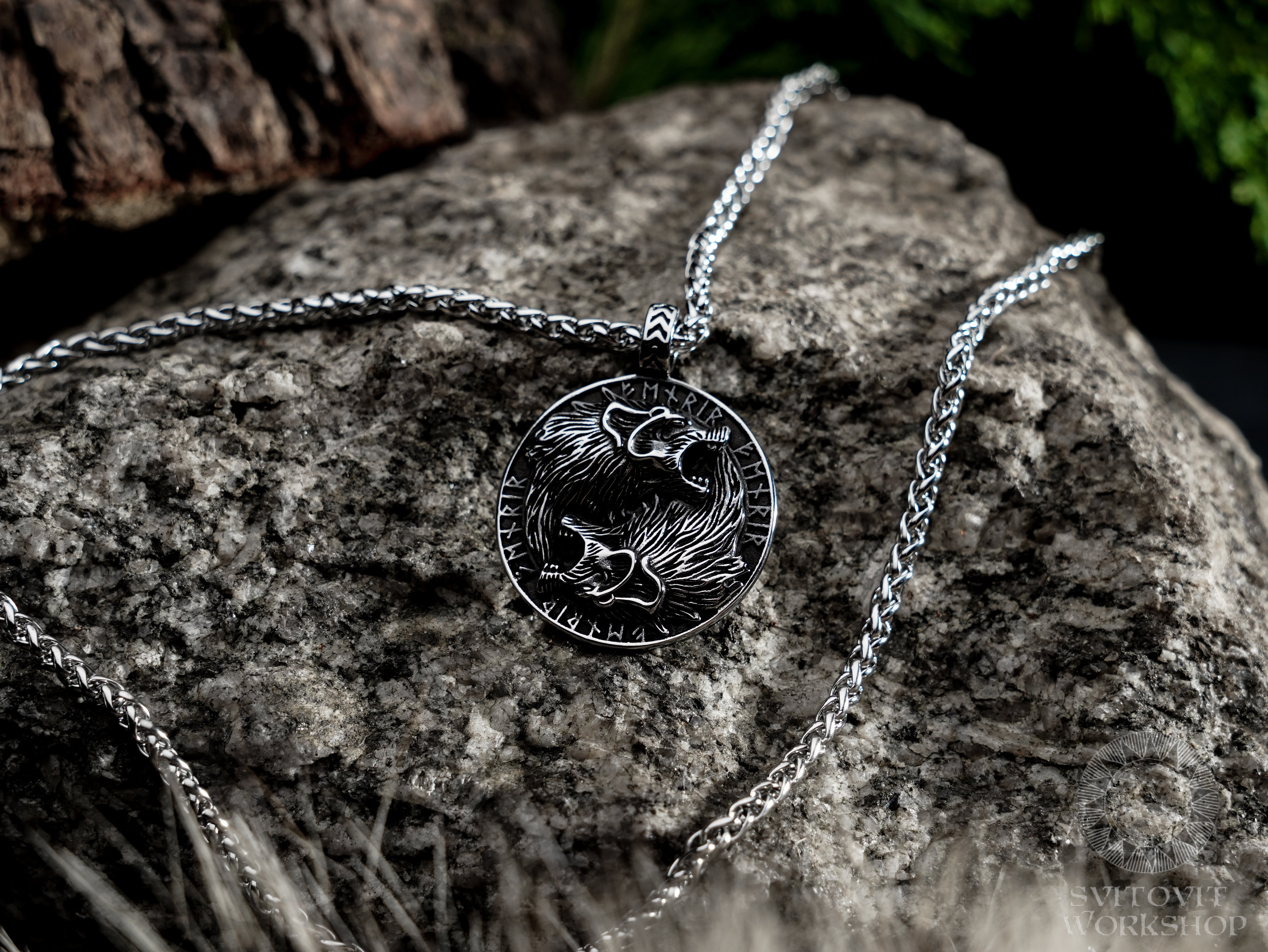 Viking Yin Yang necklace • 5-7 days delivery guarantee