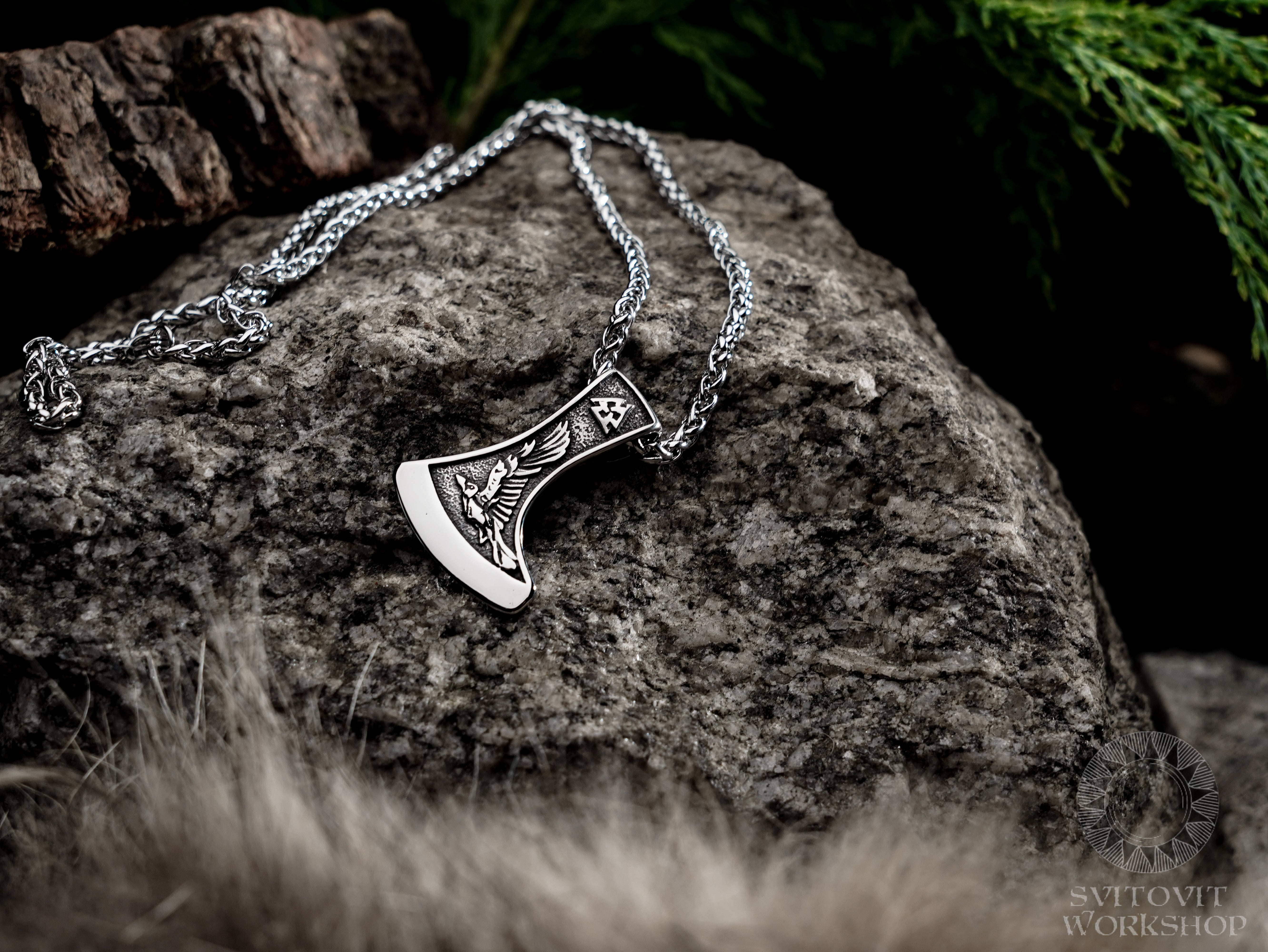 Norse Axe necklace • 5-7 days delivery guarantee