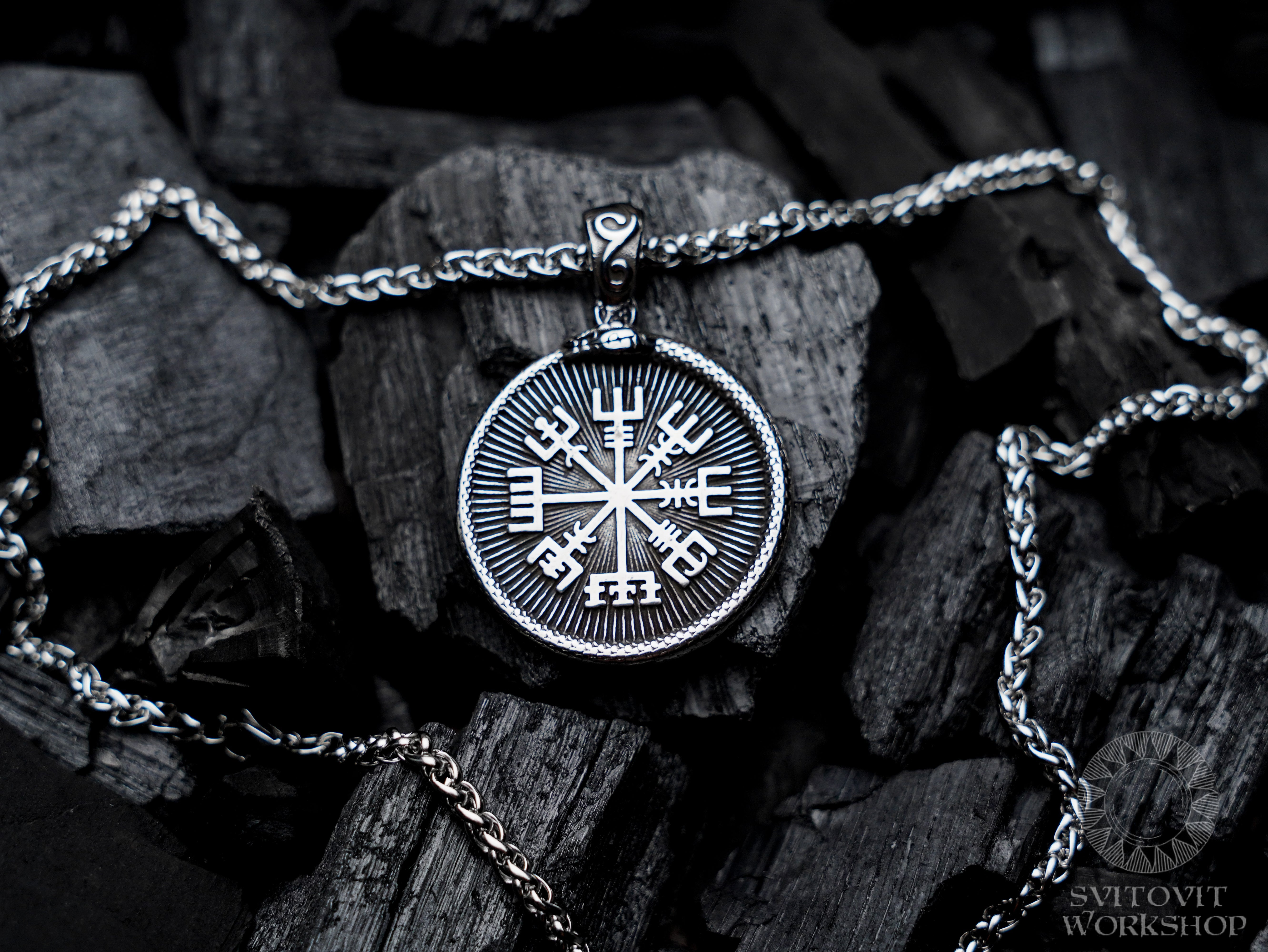 Valknut and Ouroboros necklace • 5-7 days delivery guarantee