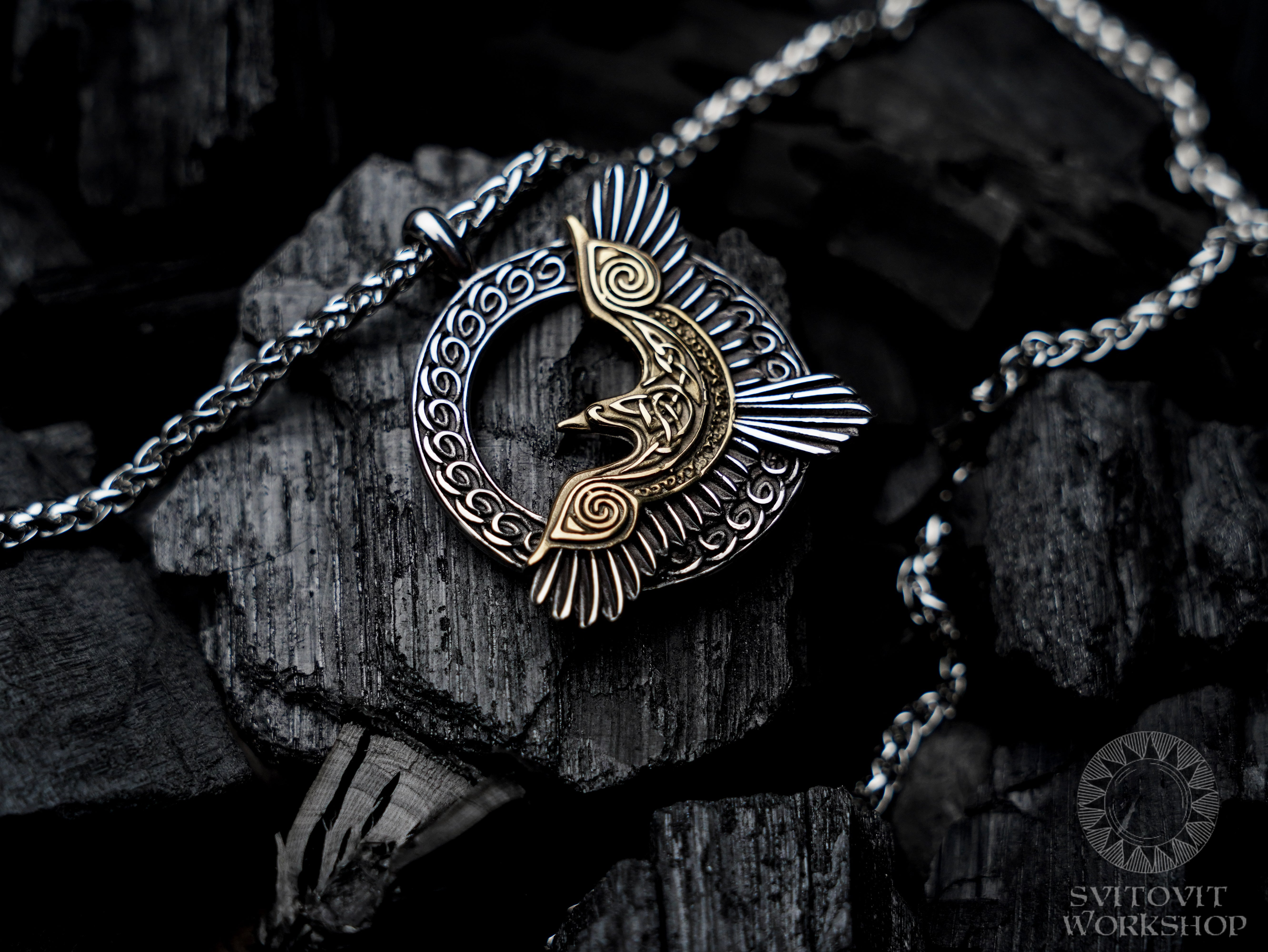 Raven necklace • 5-7 days delivery guarantee