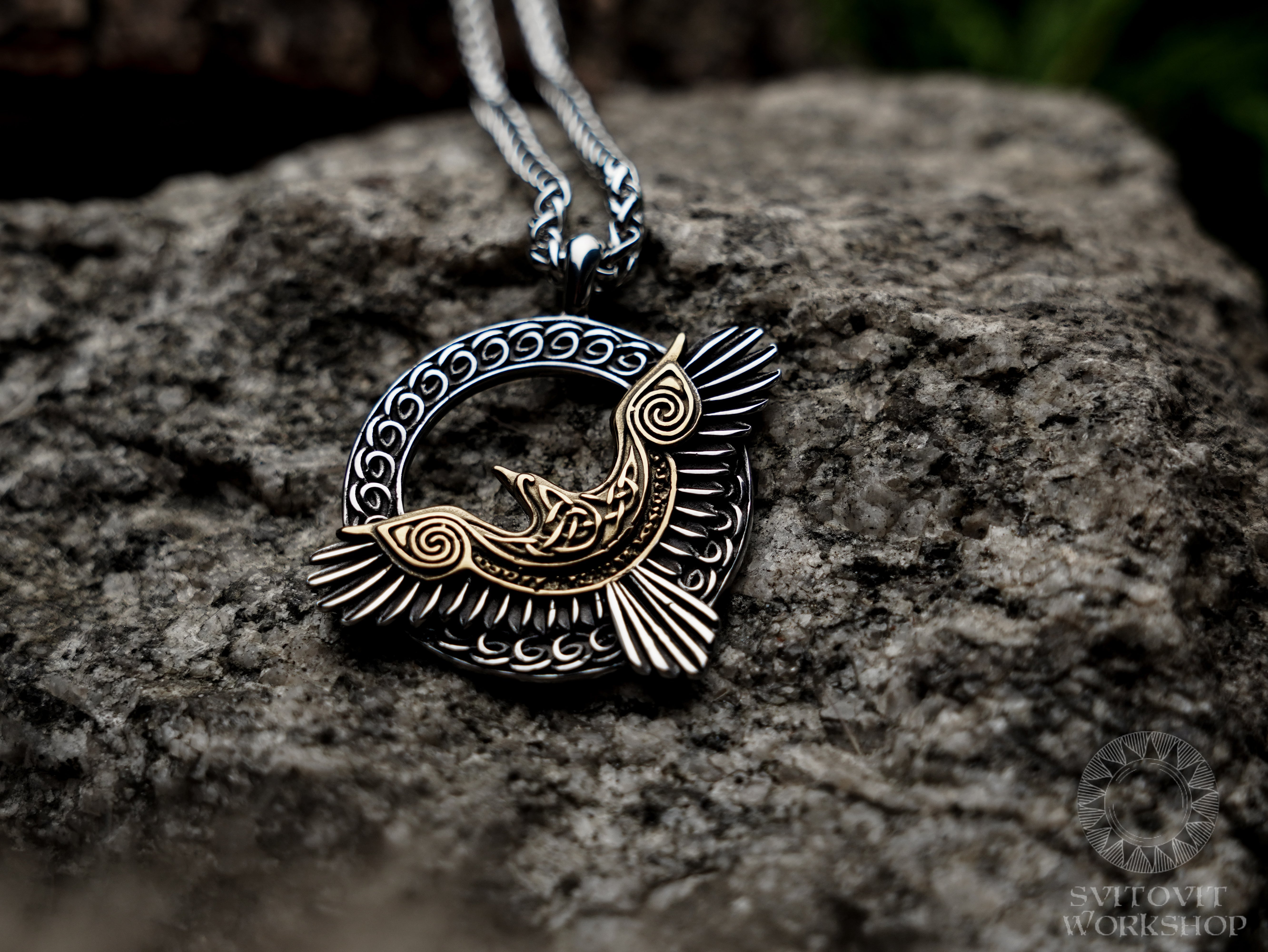Raven necklace • 5-7 days delivery guarantee