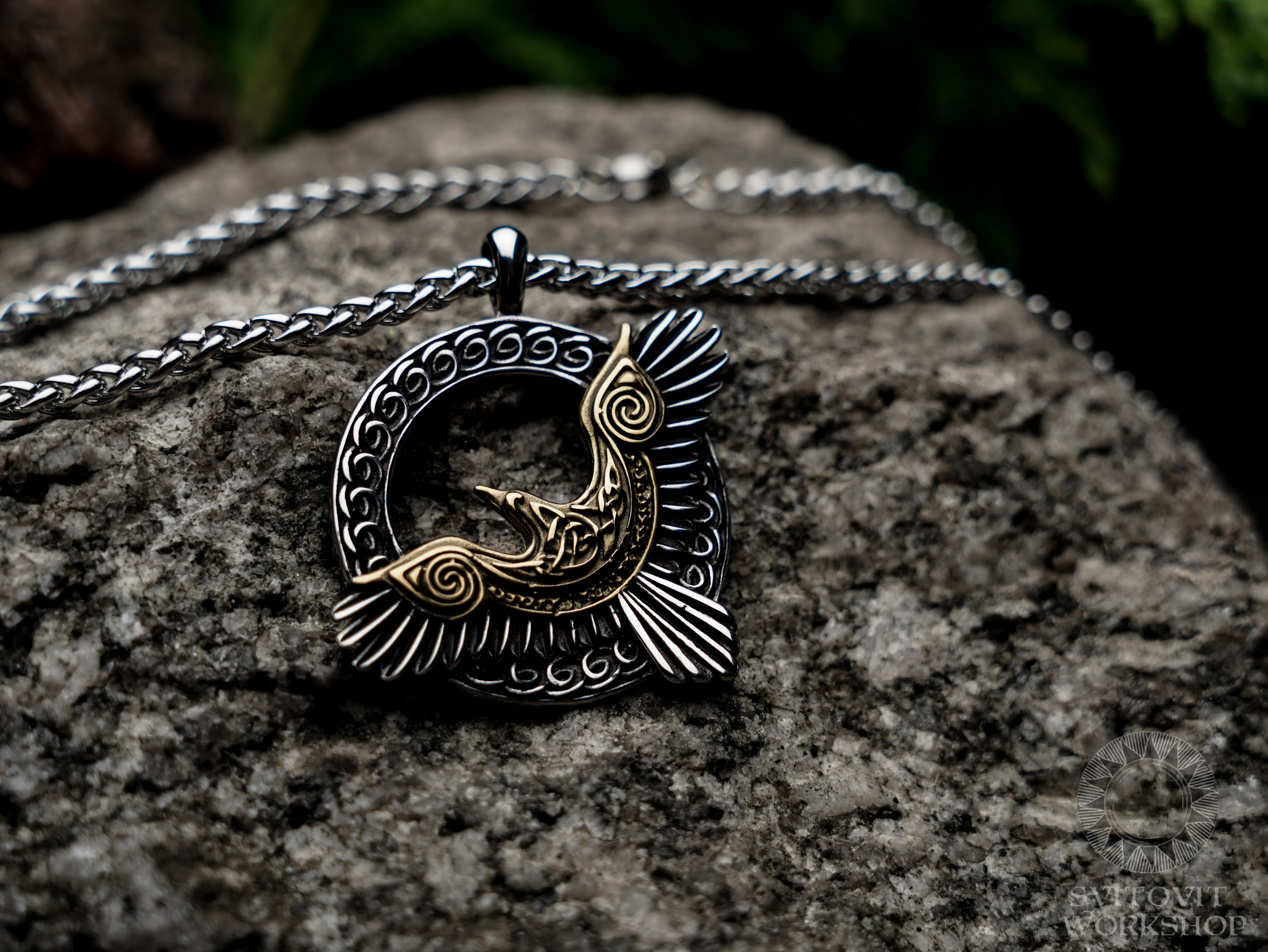 Raven necklace • 5-7 days delivery guarantee