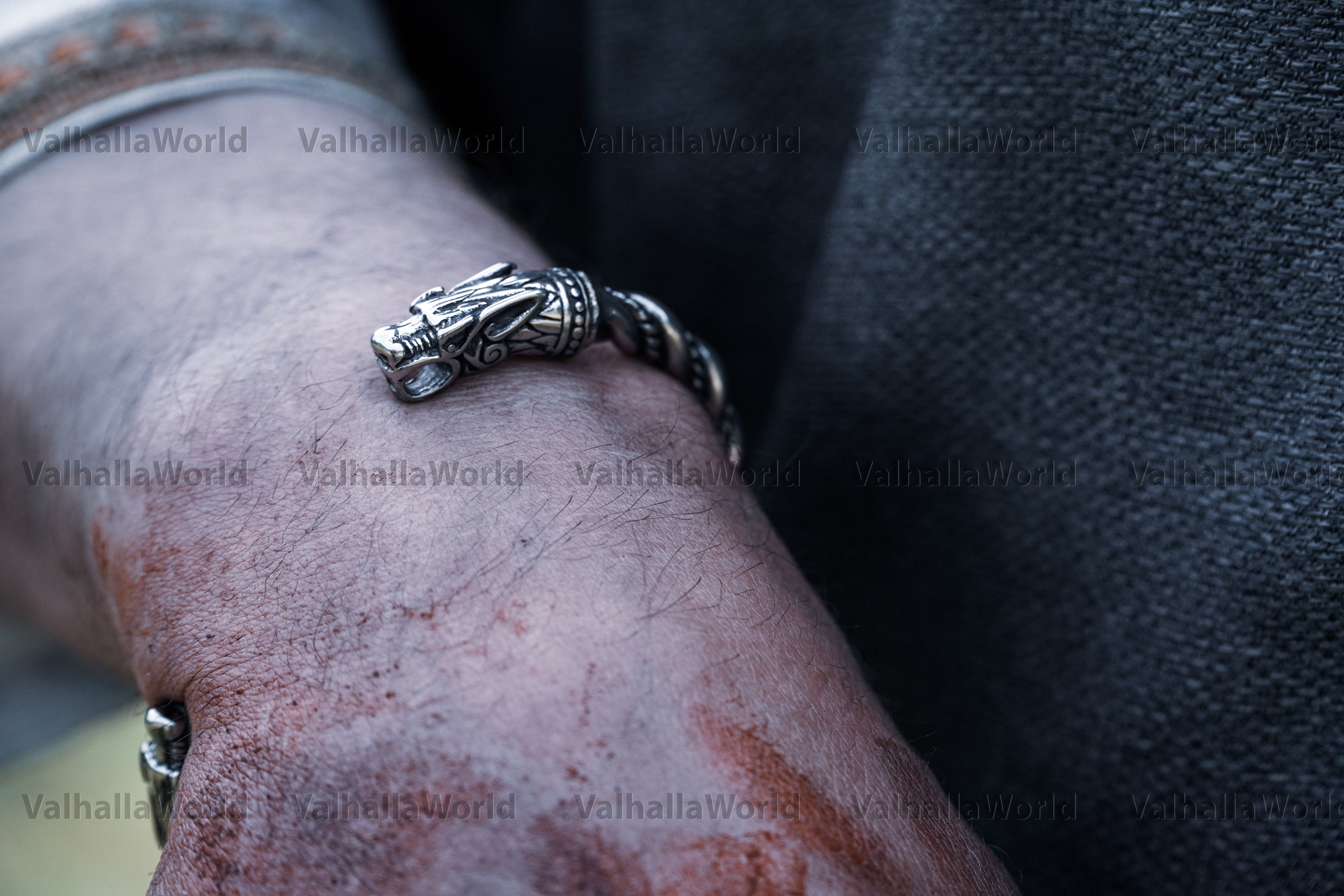 Wolf Bracelet for men • 5-7 days delivery within USA