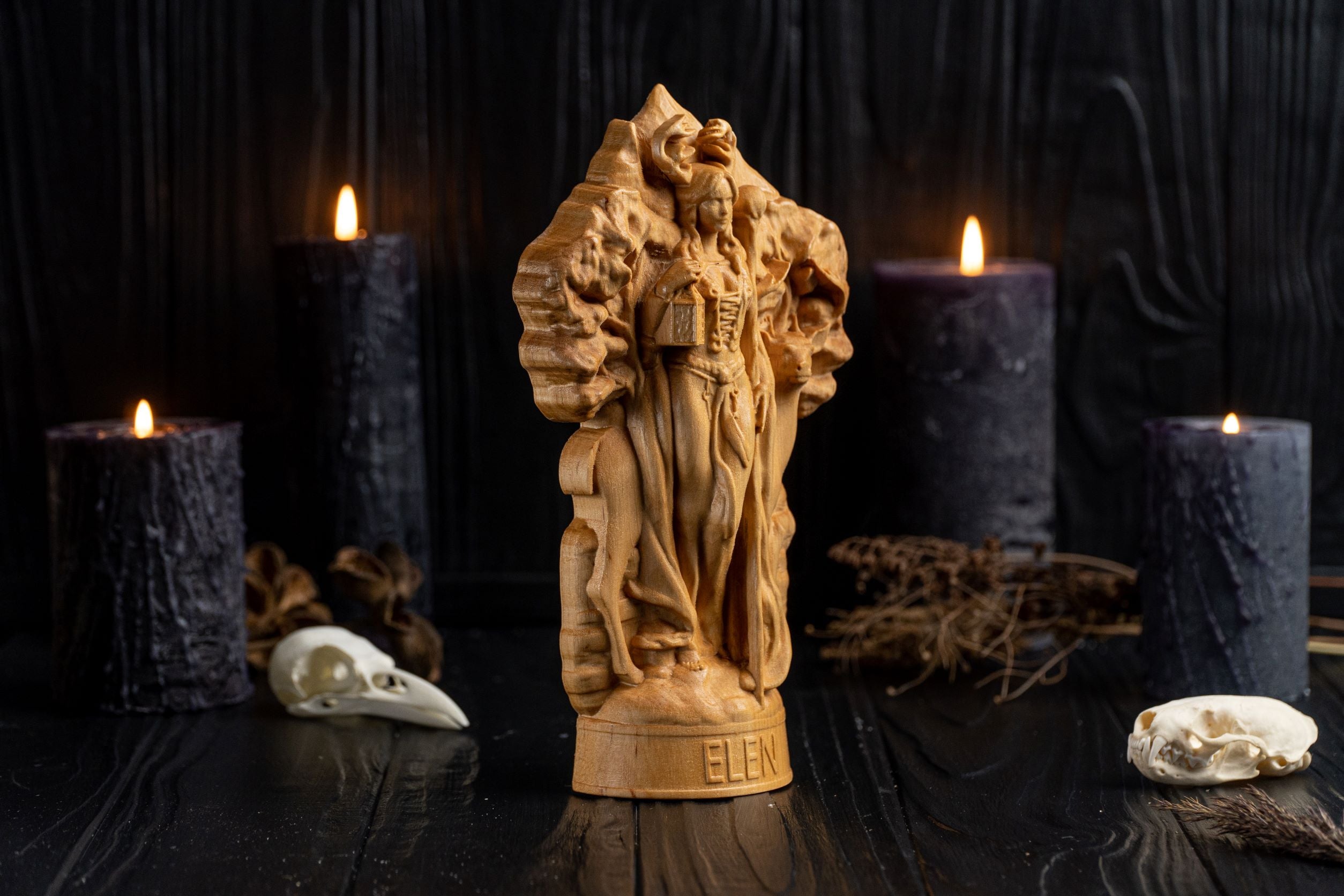 Elen goddess statue