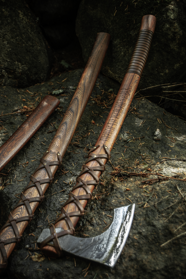 Large Ragnar Axe