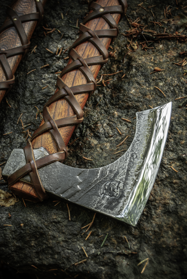 Large Ragnar Axe