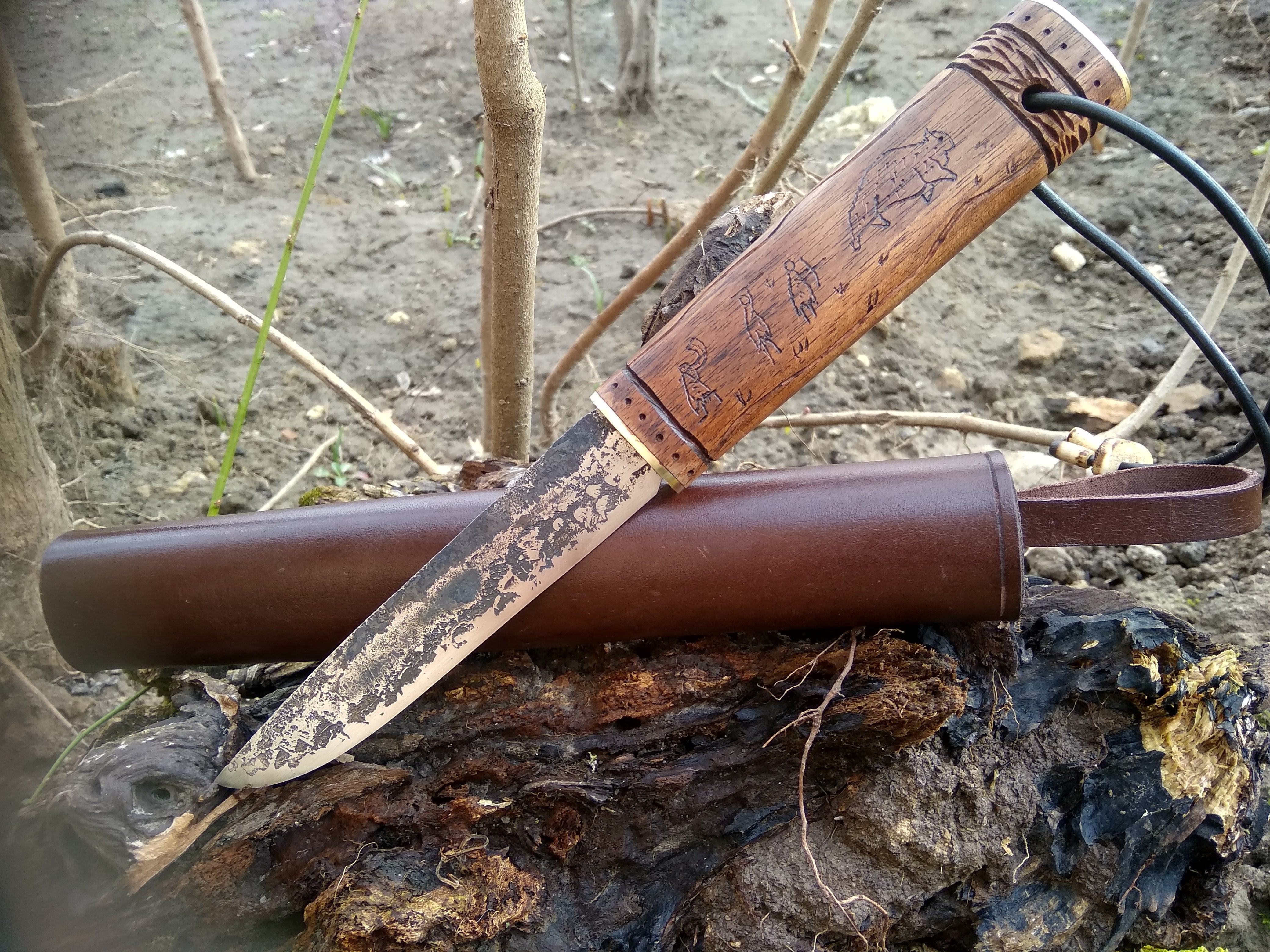 Forged knife with etching - Valhallaworld