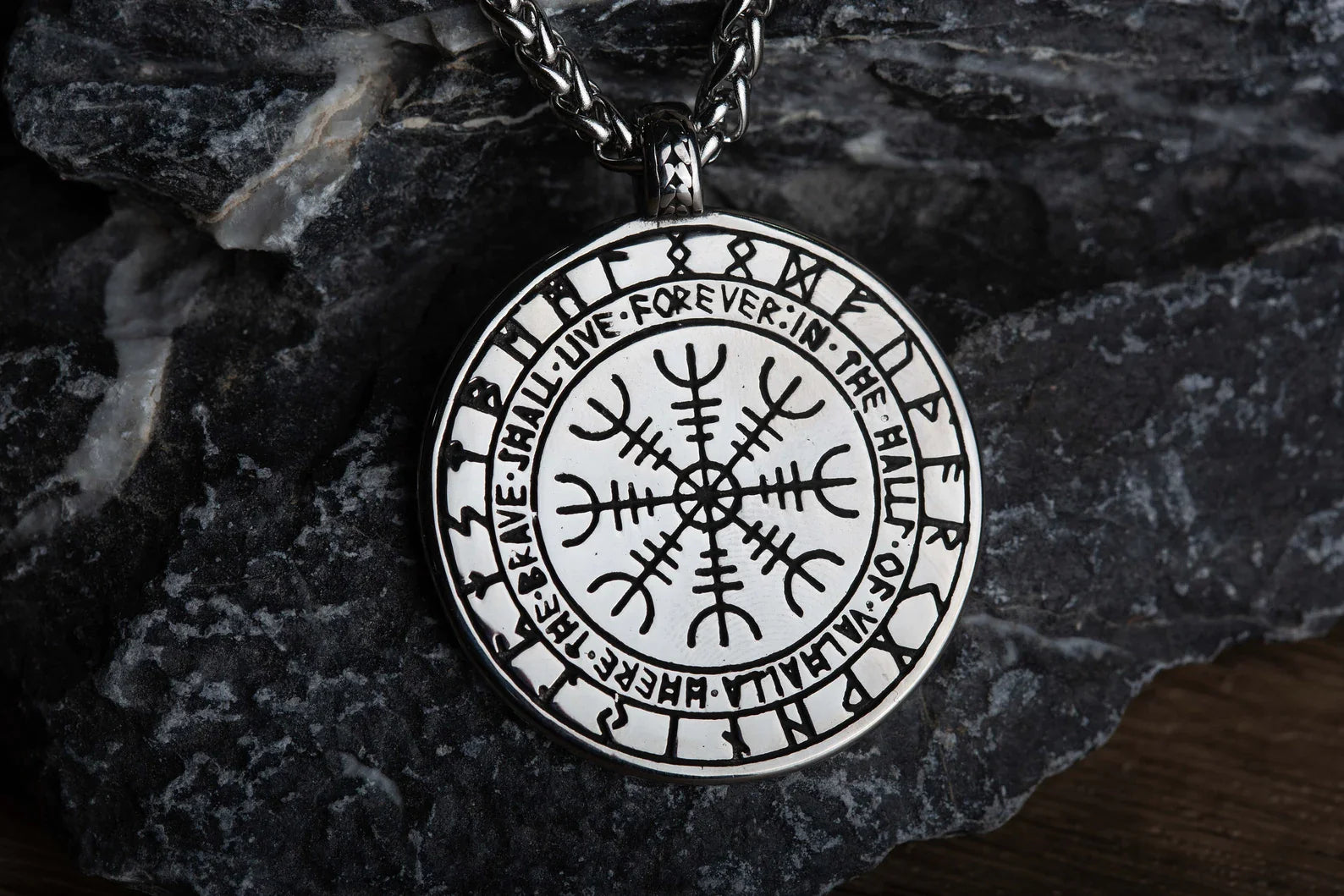 Helm of Awe necklace • 5-7 days delivery guarantee