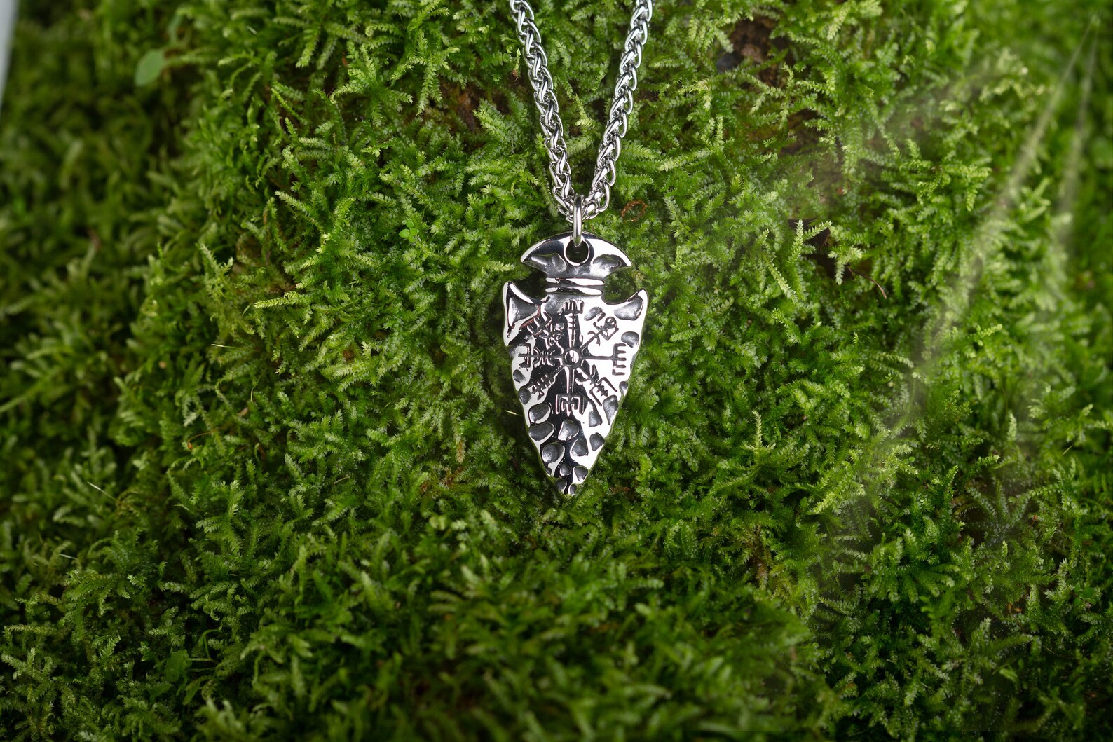 Spear Head necklace • 5-7 days delivery guarantee