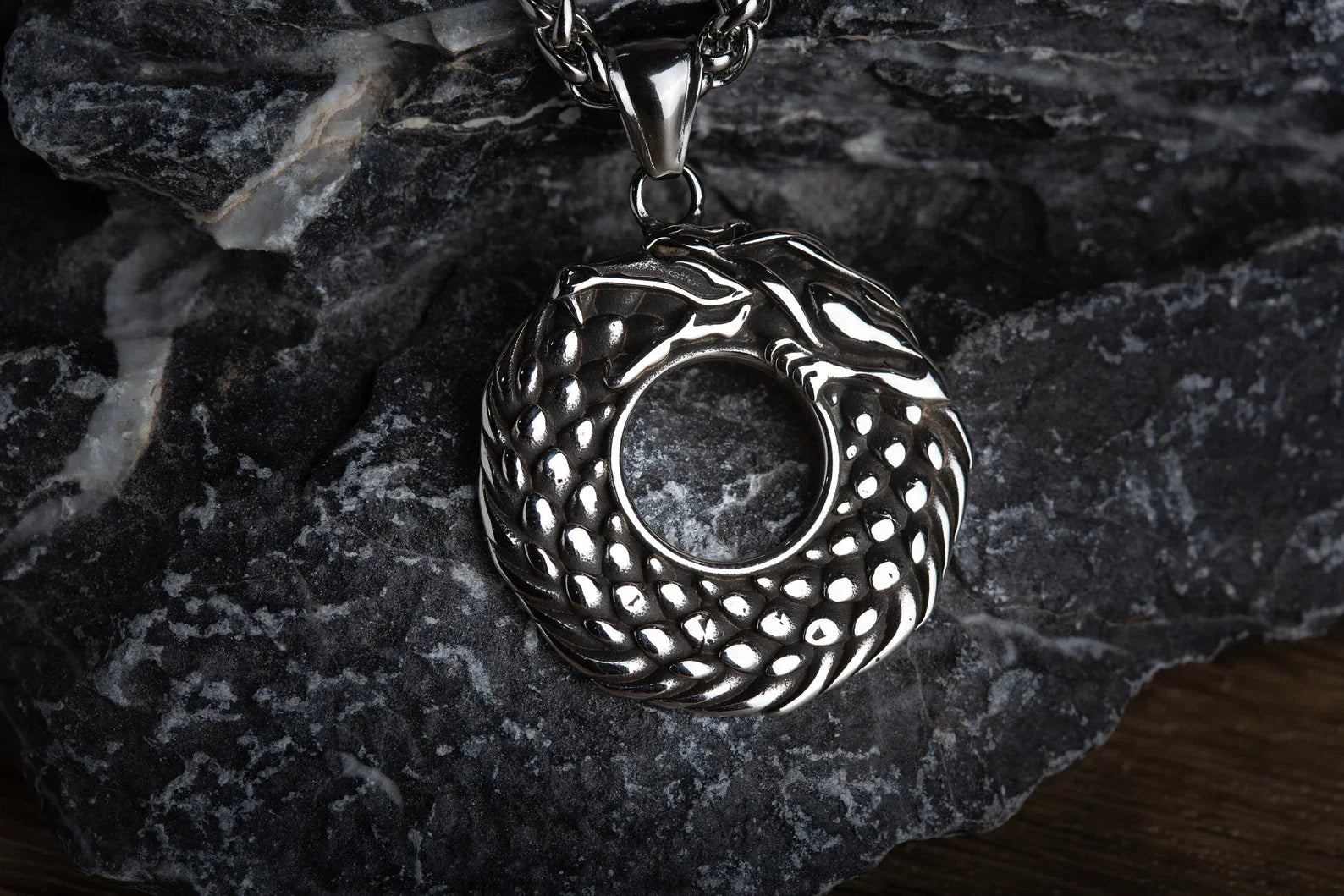 Ouroboros necklace • 5-7 days delivery guarantee