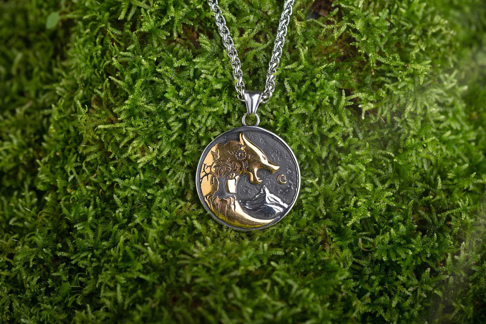 Moon Wolf necklace • 5-7 days delivery guarantee