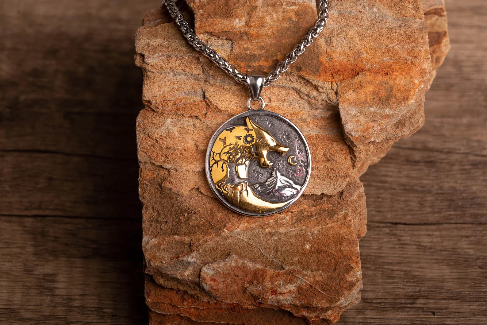 Moon Wolf necklace • 5-7 days delivery guarantee
