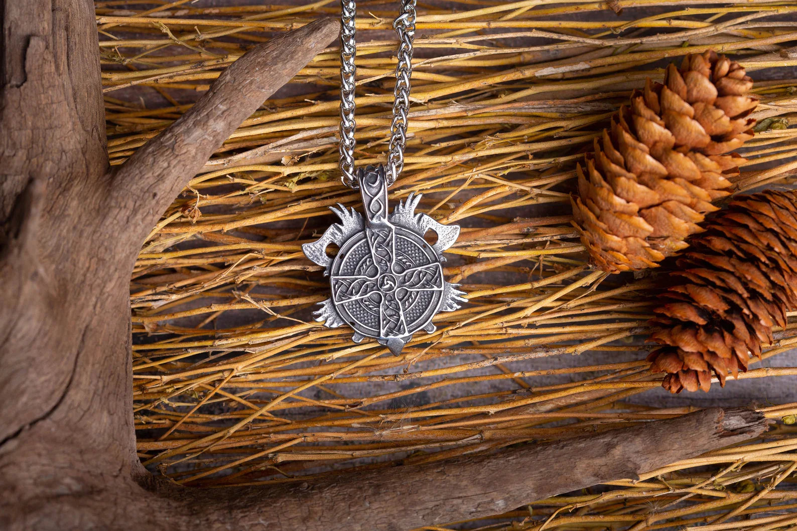 Norse Warrior necklace • 5-7 days delivery guarantee
