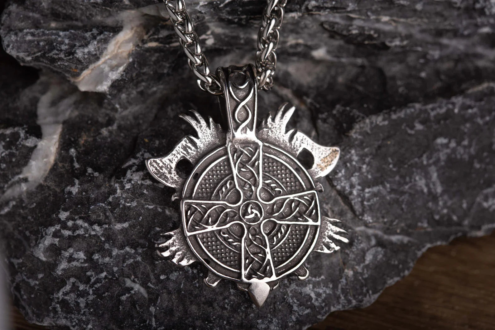 Norse Warrior necklace • 5-7 days delivery guarantee
