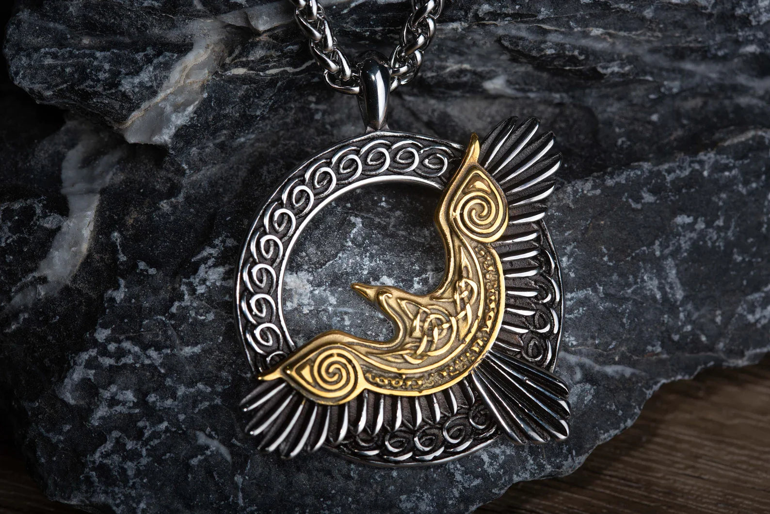 Raven necklace • 5-7 days delivery guarantee