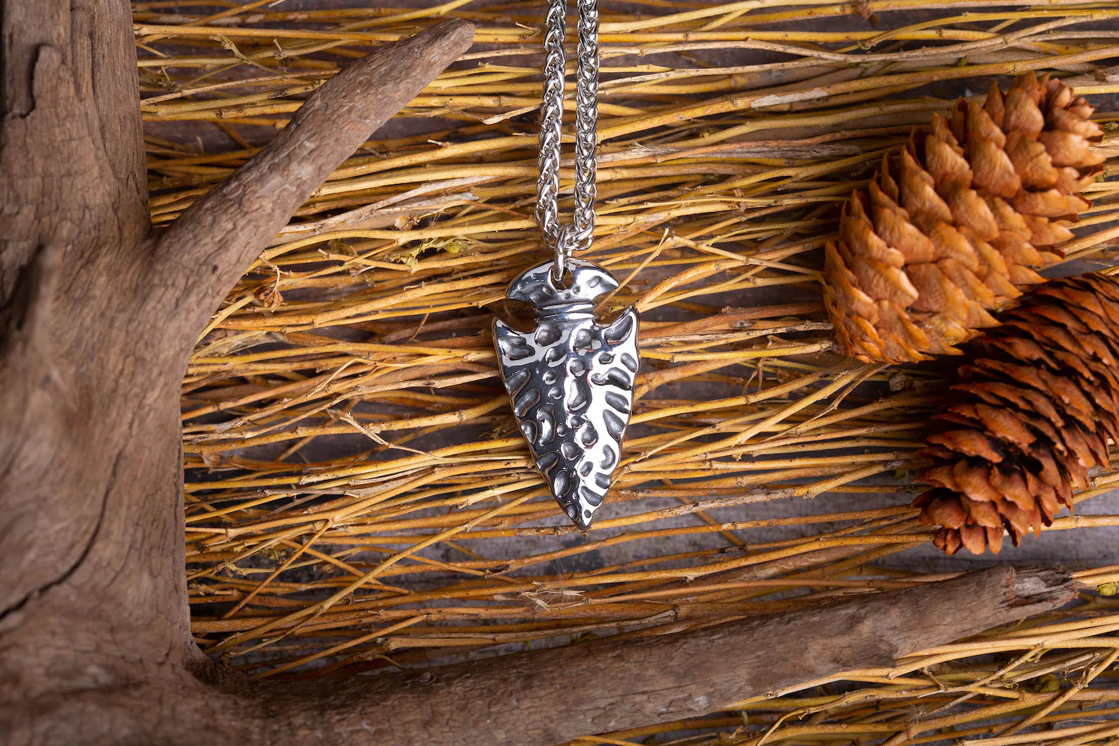 Spear Head necklace • 5-7 days delivery guarantee