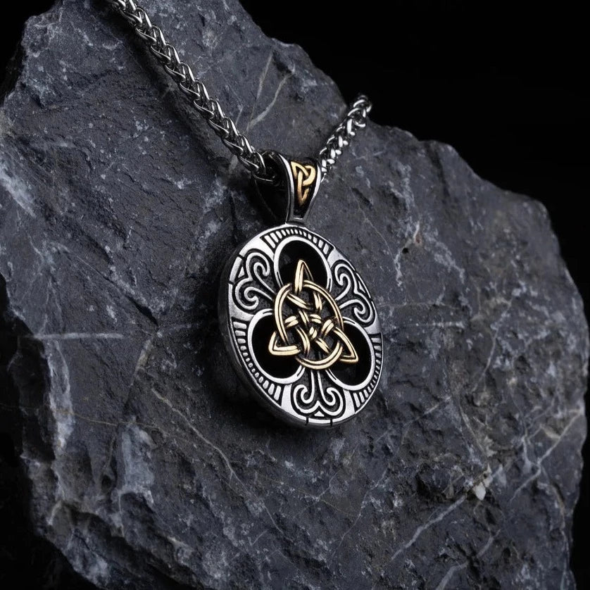 Celtic Triquetra necklace • 5-7 days delivery guarantee