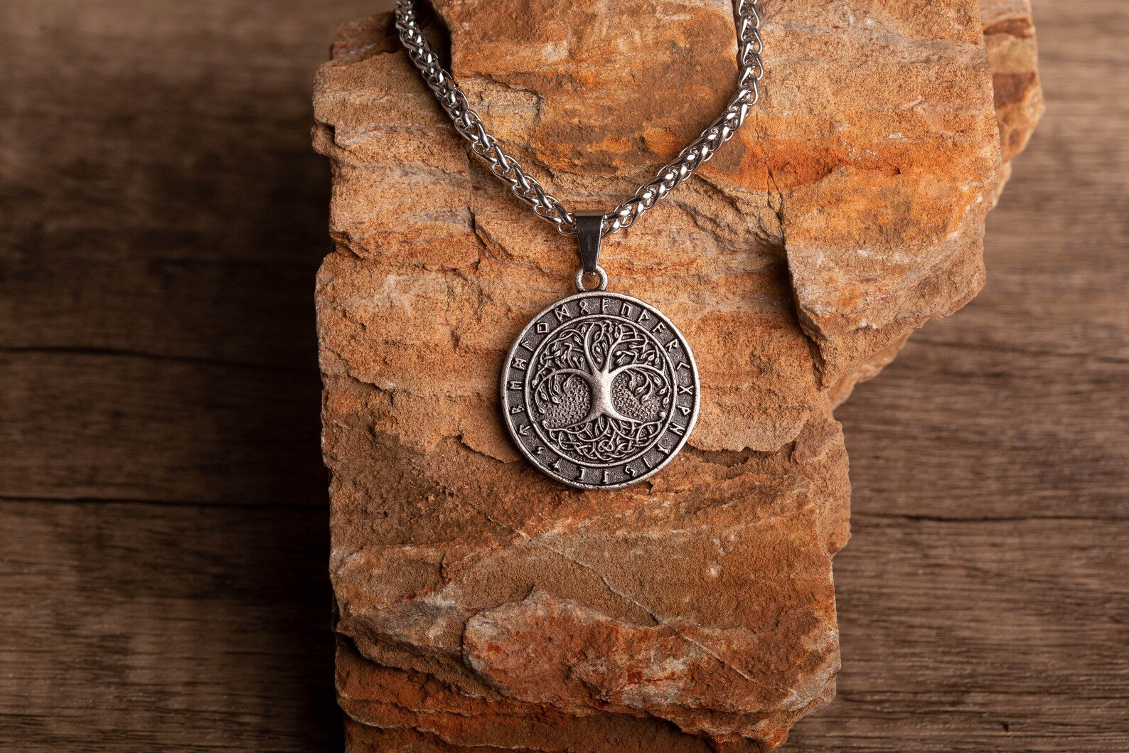 Runic Yggdrasil necklace • 5-7 days delivery guarantee