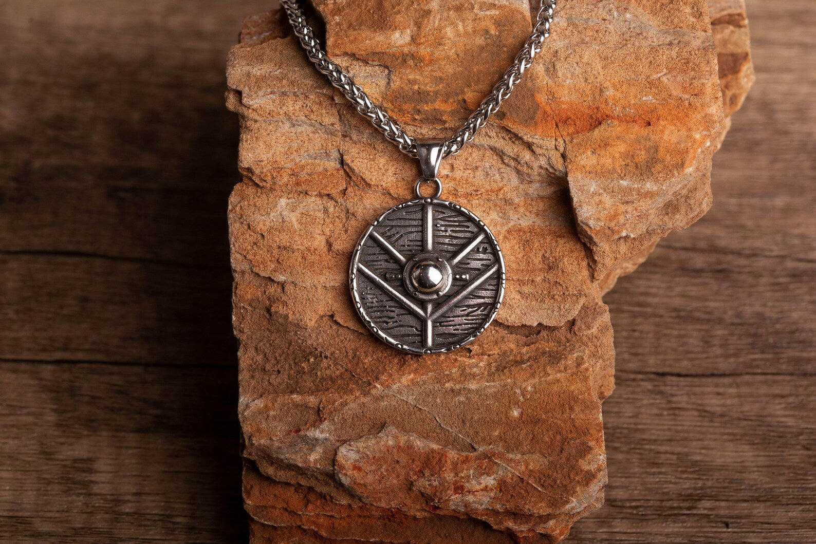 Viking Shield necklace • 5-7 days delivery guarantee