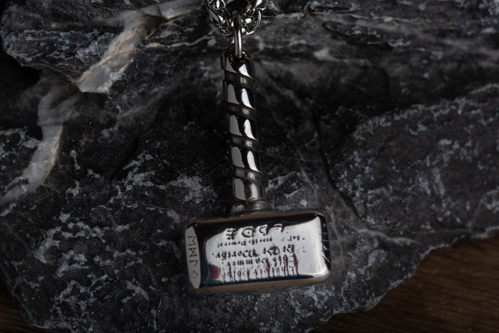 Viking Hammer necklace • 5-7 days delivery guarantee