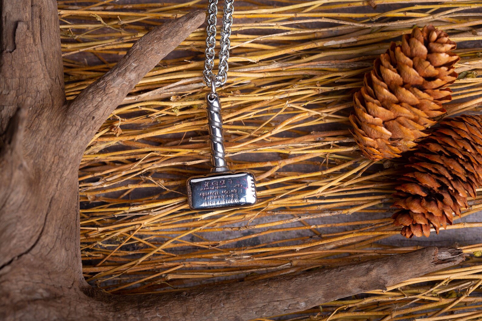 Viking Hammer necklace • 5-7 days delivery guarantee