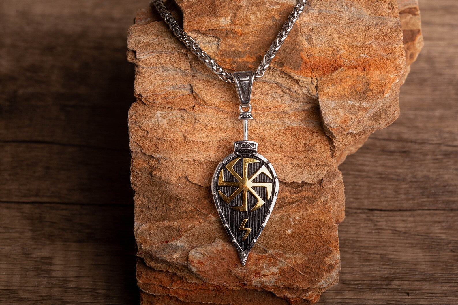 Kolovrat Shield necklace • 5-7 days delivery guarantee