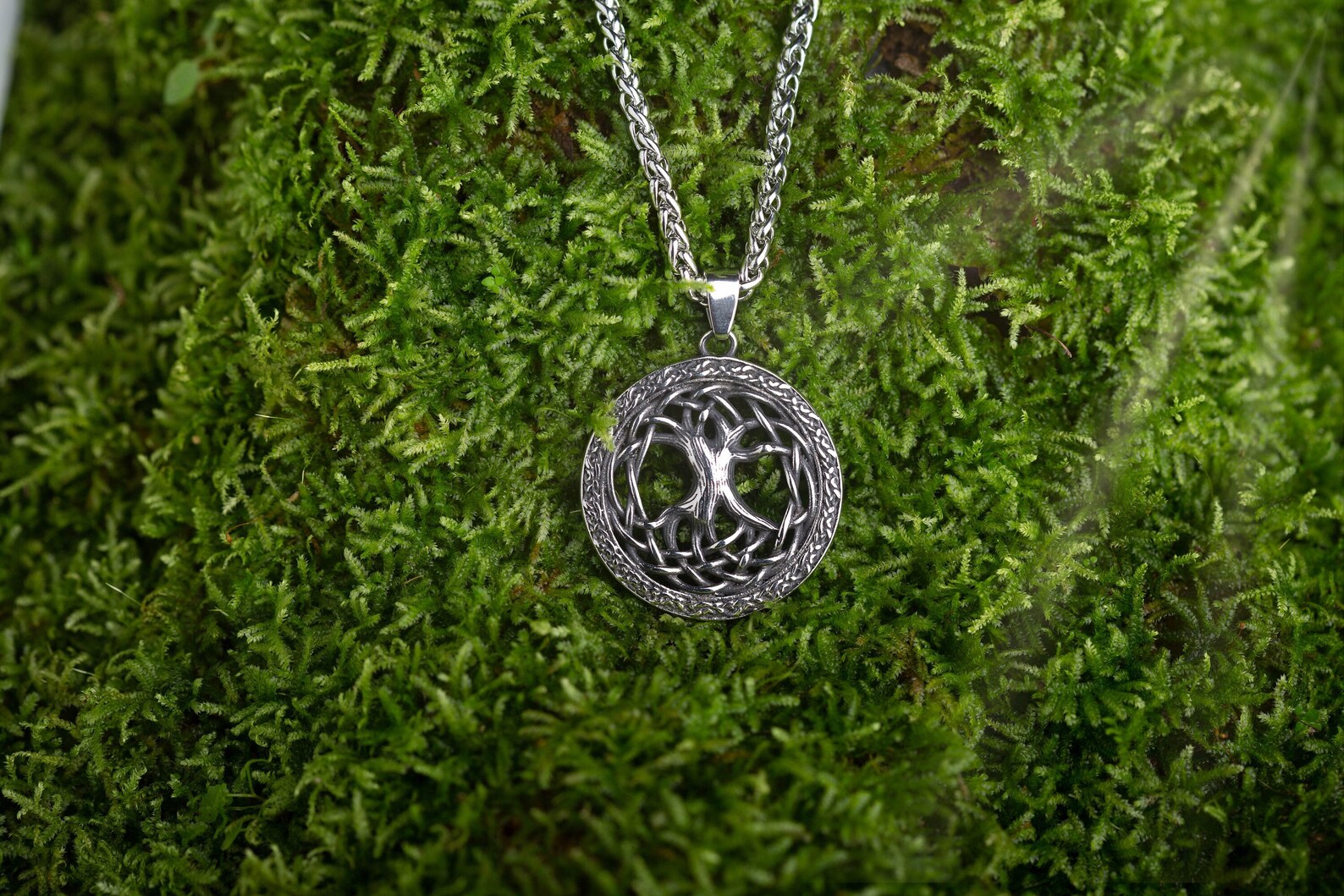 Traditional Yggdrasil necklace • 5-7 days delivery guarantee