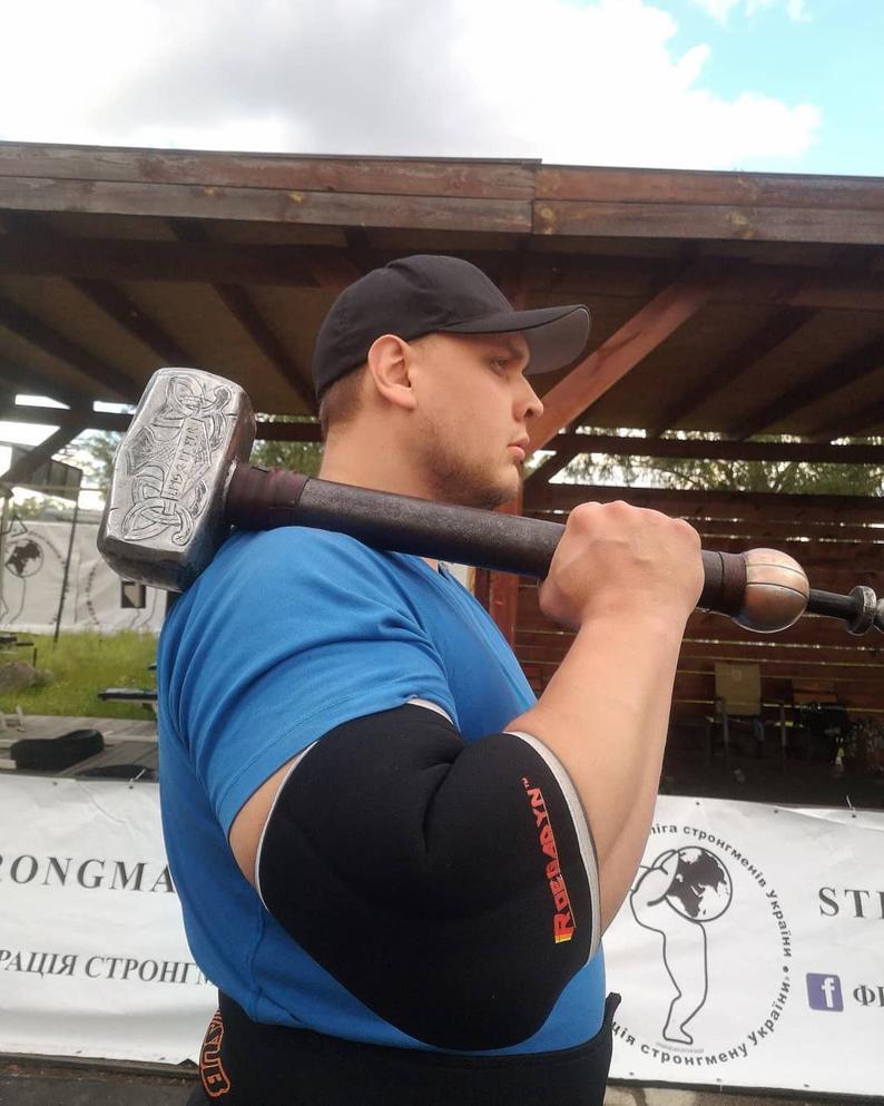 Engraved viking hammer