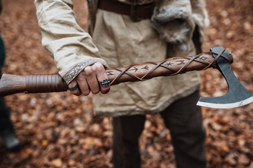 Engraved Ragnar axe • Shipping from the USA