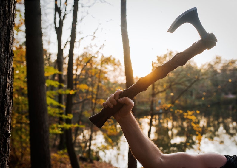 Engraved Ragnar axe • Shipping from the USA