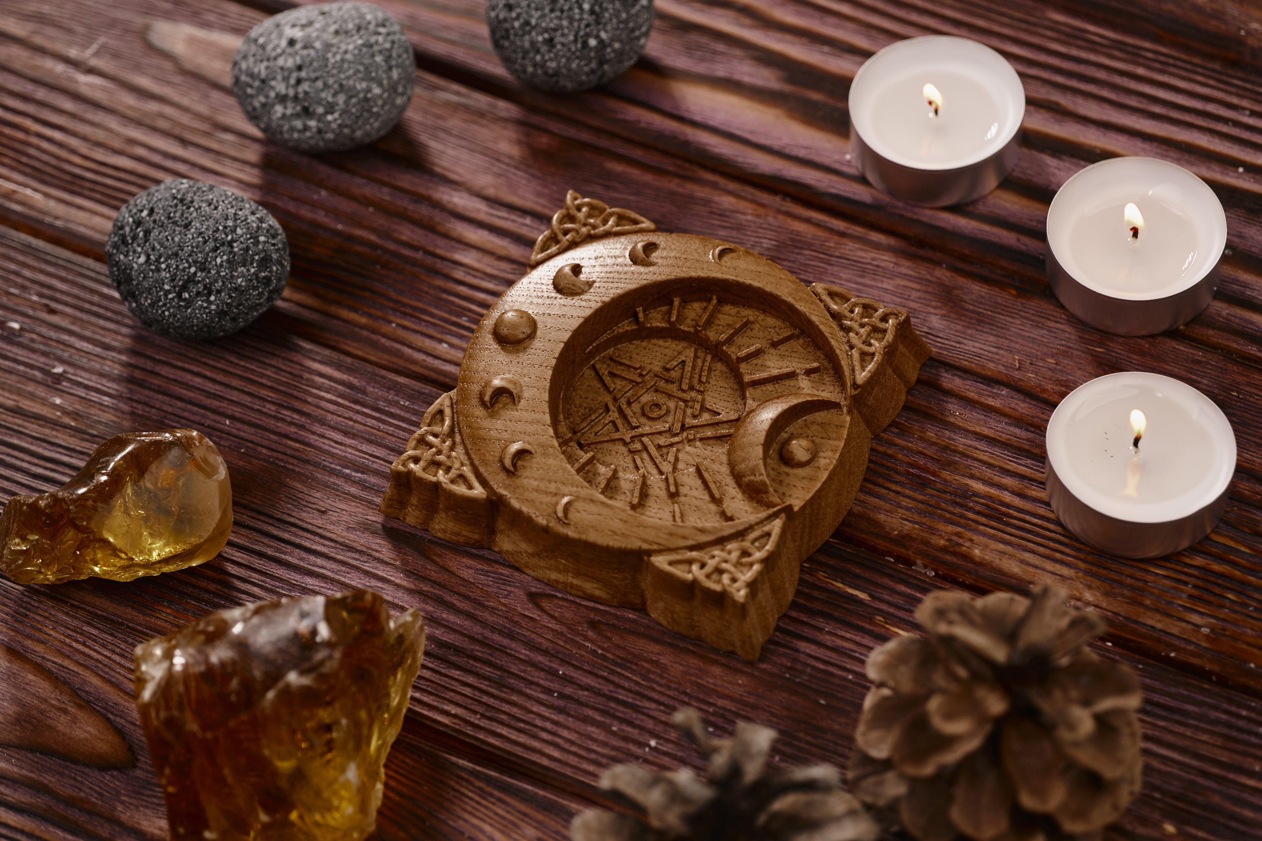 Luna Wood Candle holder