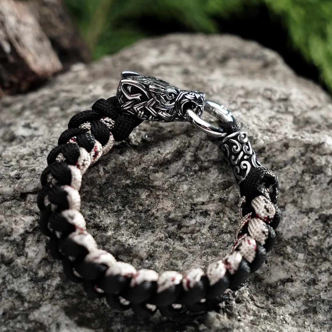 Fenrir paracord bracelet