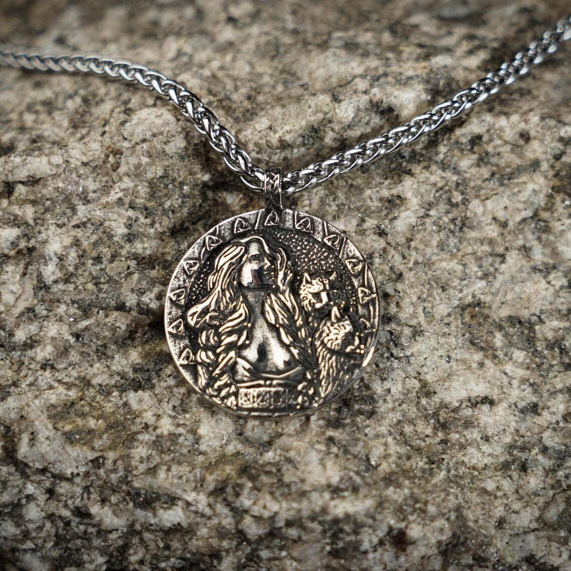 Freya necklace