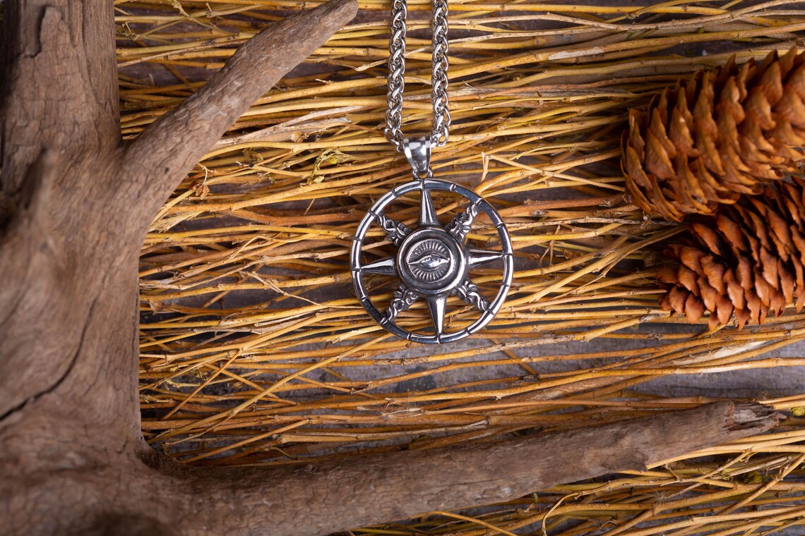Ishtar star necklace