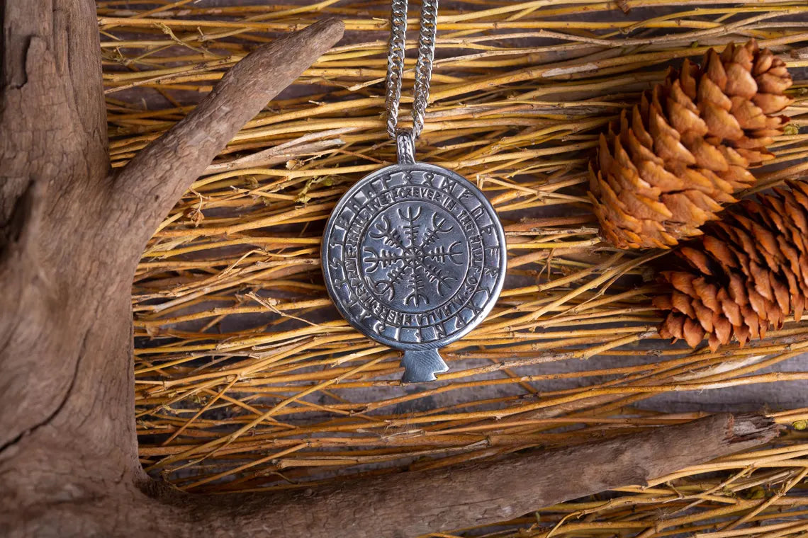 Viking Vegvisir pendant
