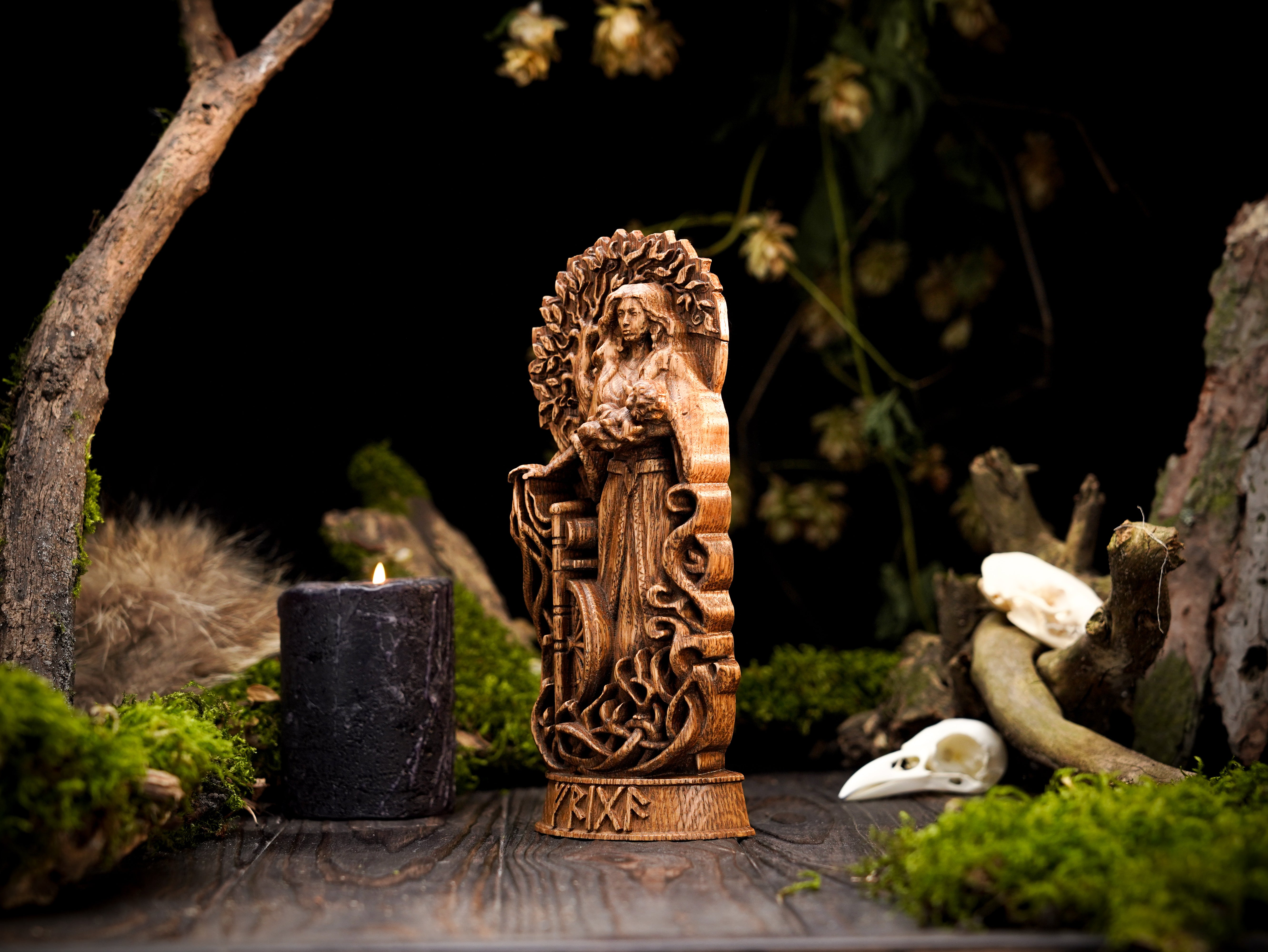 Frigg viking goddess