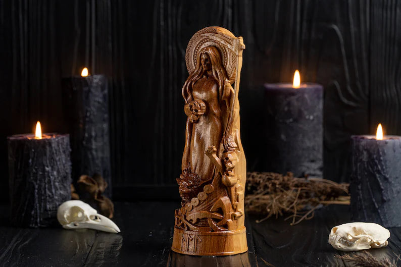 Hel god statue