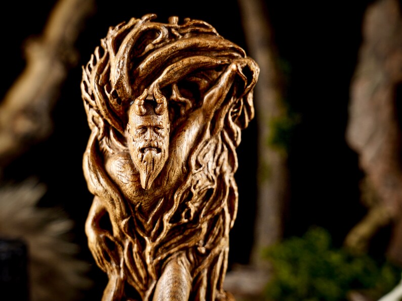 Mimir god statue