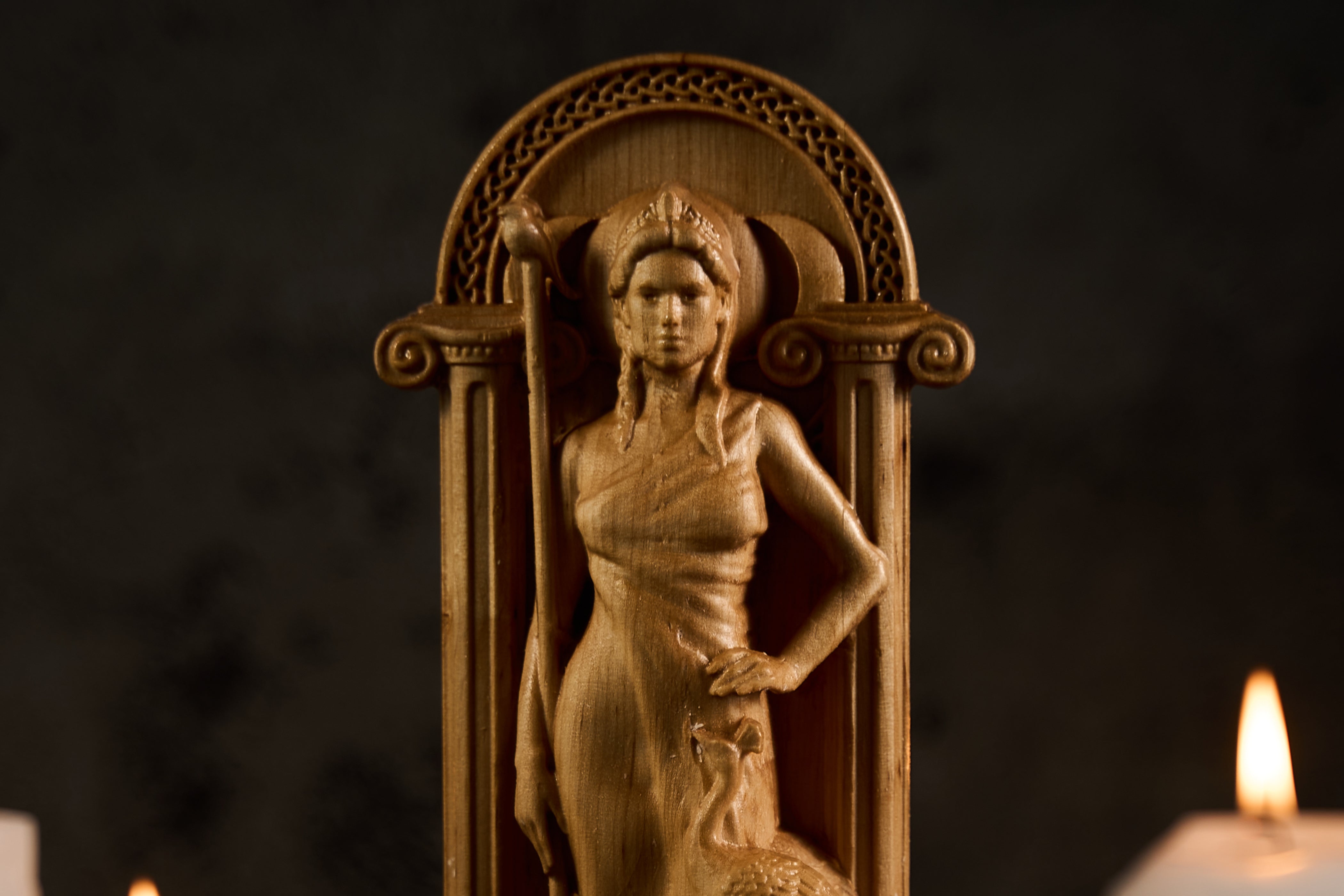 Oak Juno Roman Statue
