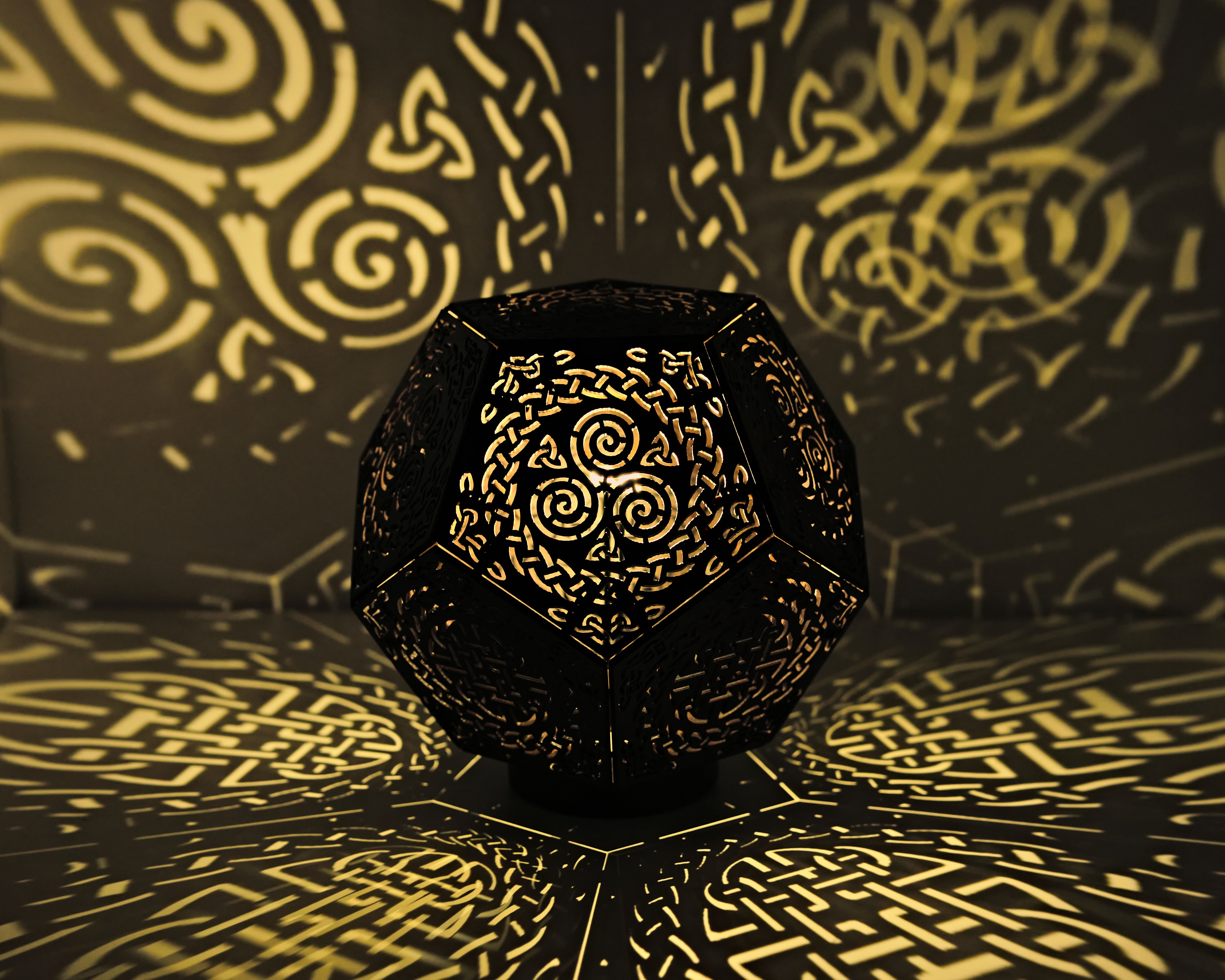 Triskelion Shadow Lamp