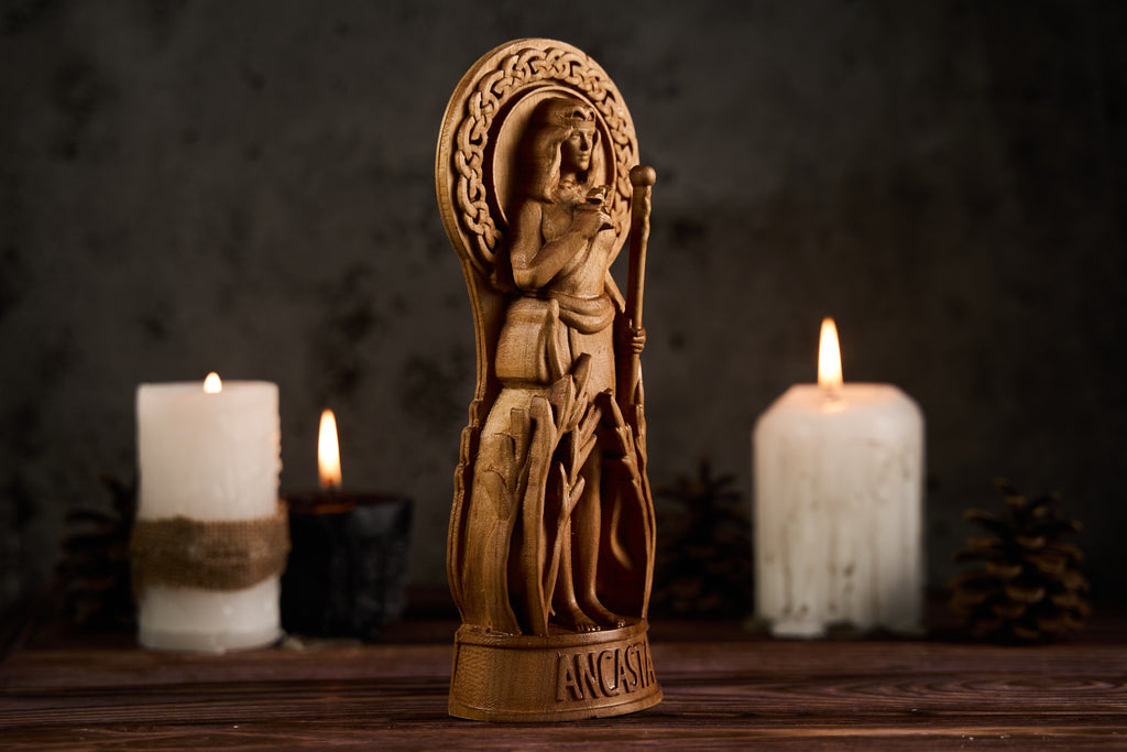 Oak Ancasta Celtic statue