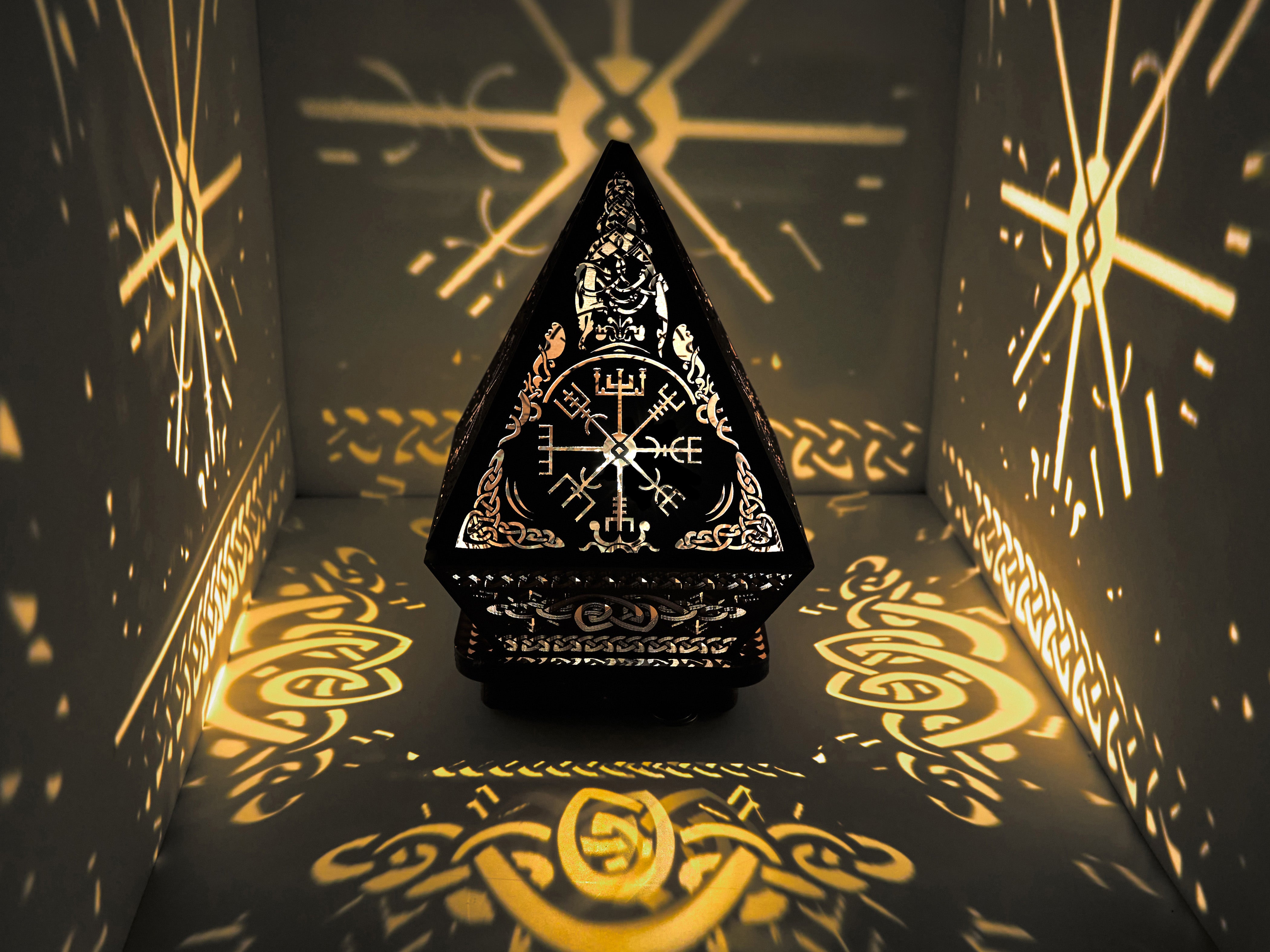 Vegvisir Shadow Lantern