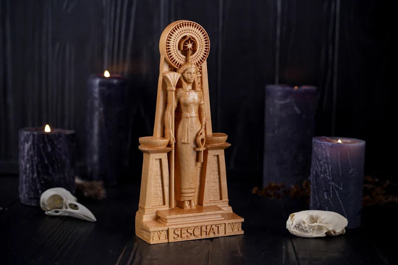 Seschat egyptian statue