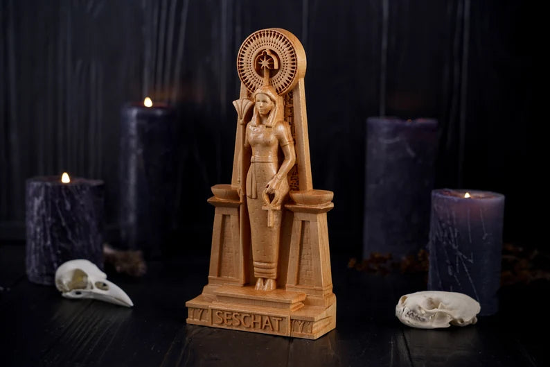 Seschat egyptian statue